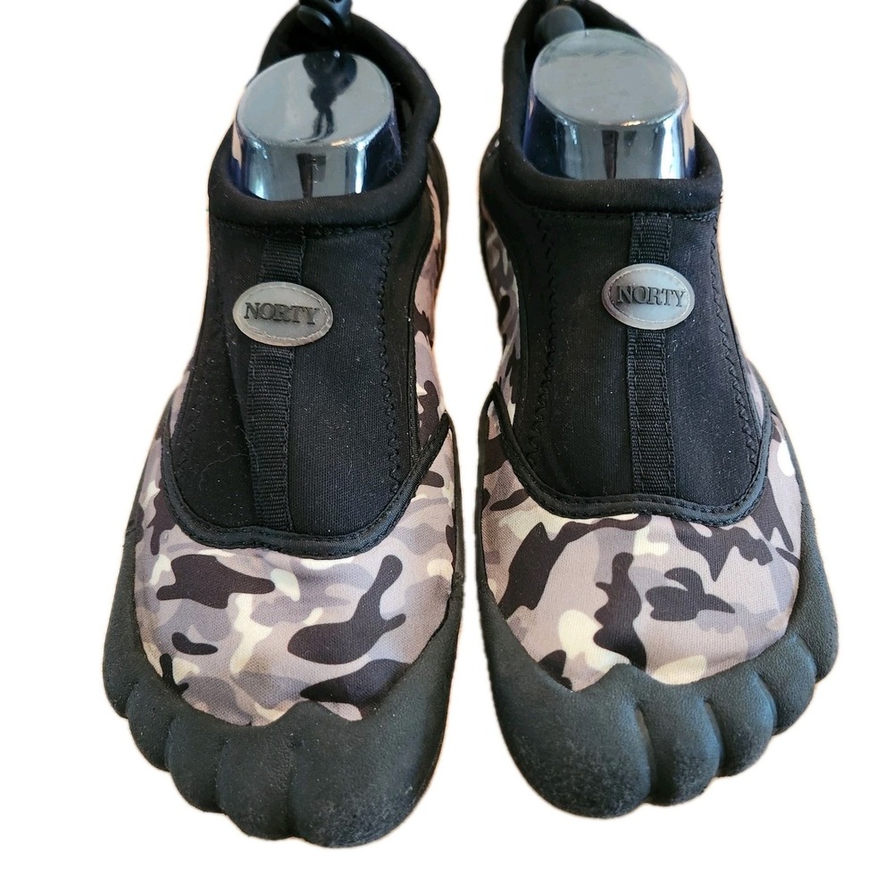 Norty Mens Water Shoes Aqua Socks Pool Beach Swim Slip-Ons Gray/Black Camo Sz 10